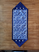 Load image into Gallery viewer, Table Runner - Blue and White