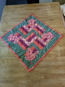 Table Topper - 4 Corner Leaf